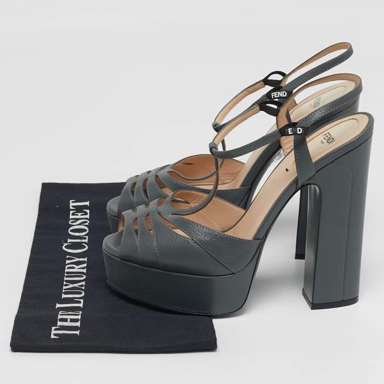 Pre Owned Fendi Size 39 Grey Leather Platform T-Strap Sandals
