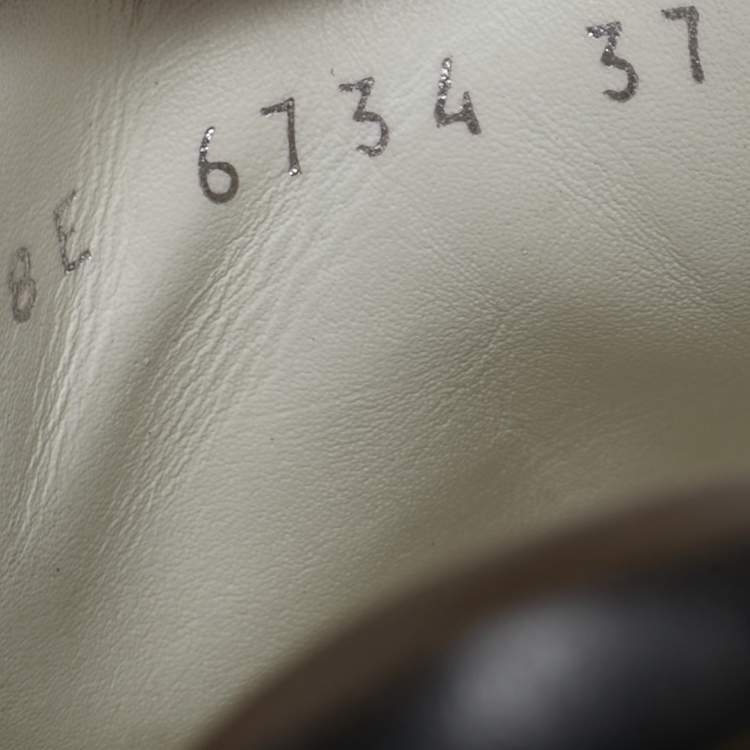 مملوكة مسبقًا Fendi FF Logo Buckle Strap  Size 37 White Leather Low Top Sneakers