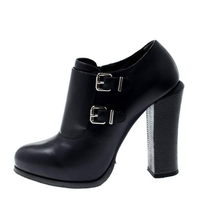 مملوكة مسبقًا Fendi Indigo Blue Leather Ankle Booties Size 38