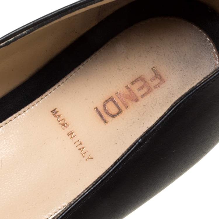 مملوكة مسبقًا Fendi Black Leather Chameleon Buckle Block Heel Pumps Size 38.5