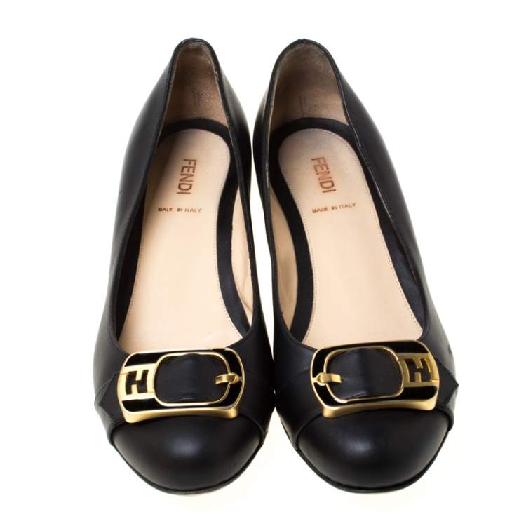 مملوكة مسبقًا Fendi Black Leather Chameleon Buckle Block Heel Pumps Size 38.5