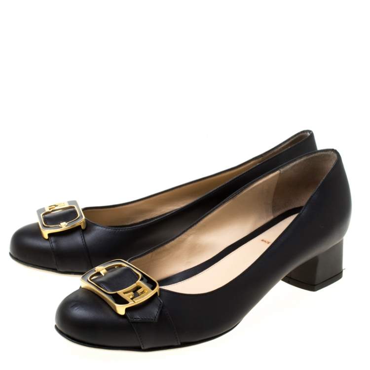 مملوكة مسبقًا Fendi Black Leather Chameleon Buckle Block Heel Pumps Size 38.5