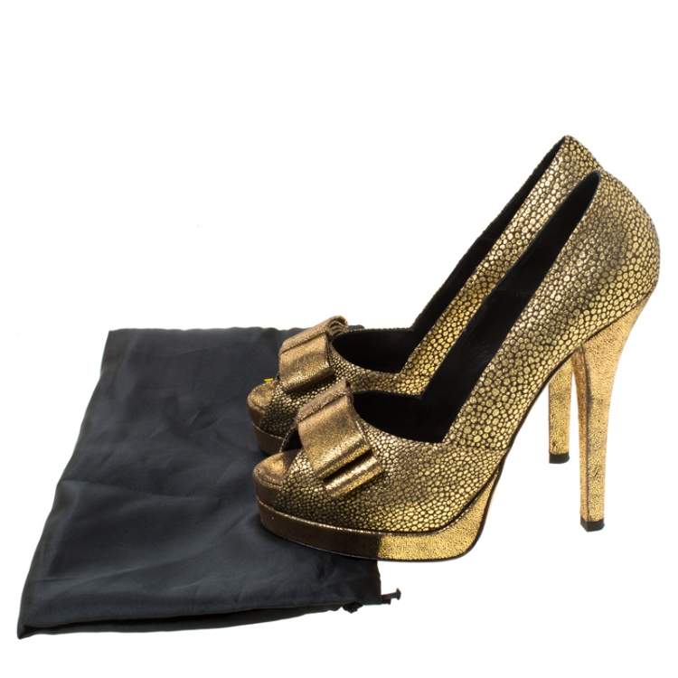 Pre Owned Fendi Metallic Gold Brocade Fabric Deco Bow Peep Toe Platform Pumps Size 39