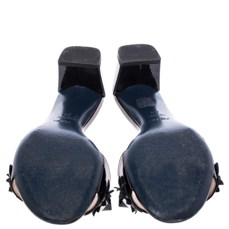 مملوكة مسبقًا Fendi Black Flower Embellished Patent Leather Open Toe Sandals Size 40