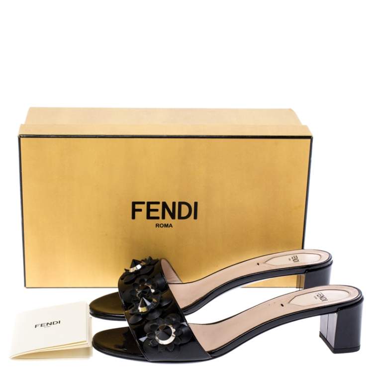 مملوكة مسبقًا Fendi Black Flower Embellished Patent Leather Open Toe Sandals Size 40