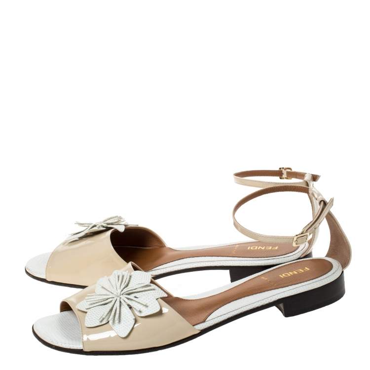 Pre Owned Fendi White/Beige Lizard And Patent Leather Appliqued Flower Ankle Strap Flat Sandals Size 40