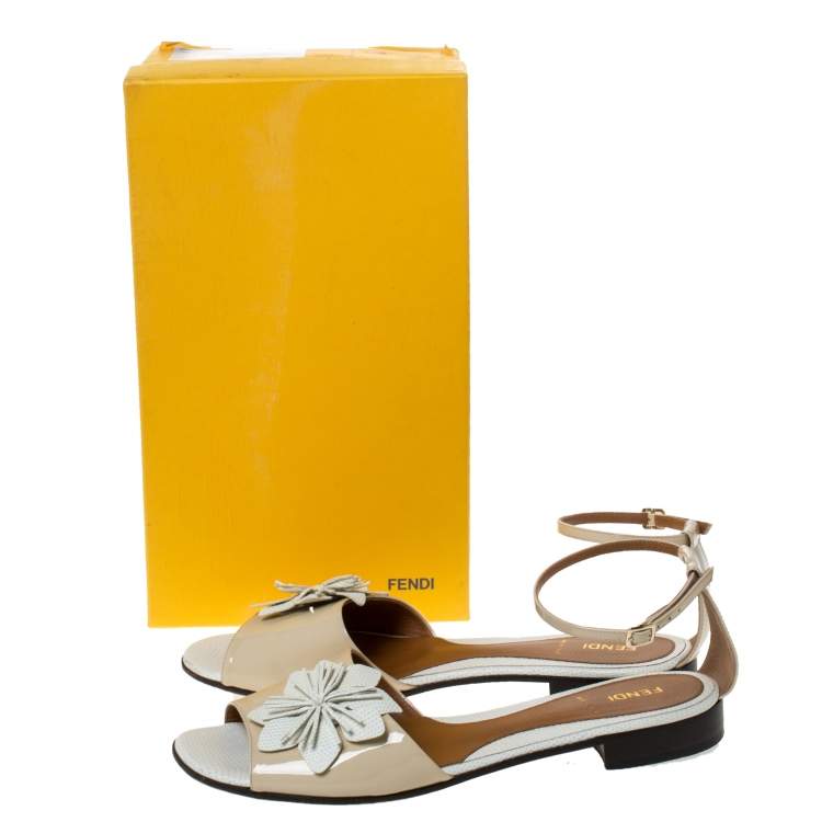 Pre Owned Fendi White/Beige Lizard And Patent Leather Appliqued Flower Ankle Strap Flat Sandals Size 40
