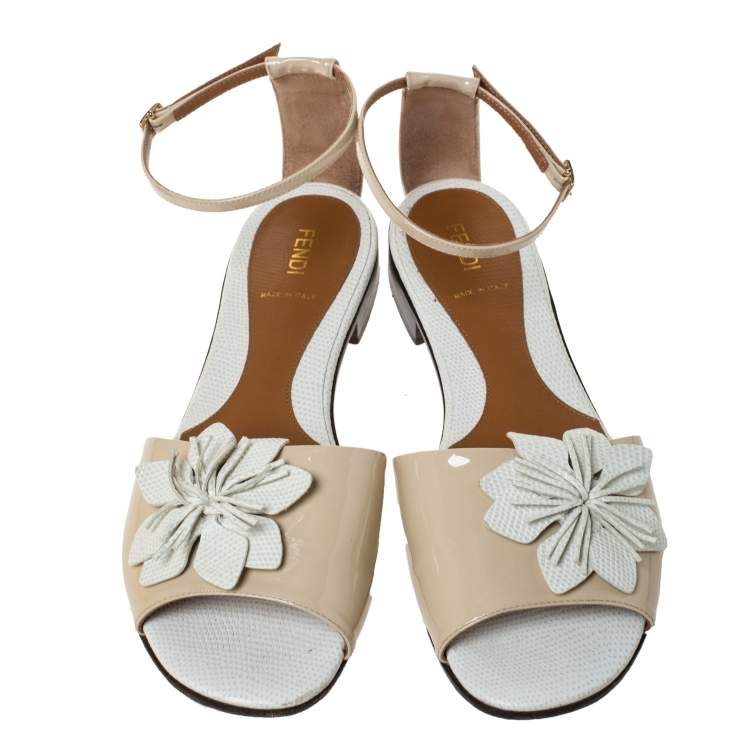 Pre Owned Fendi White/Beige Lizard And Patent Leather Appliqued Flower Ankle Strap Flat Sandals Size 40