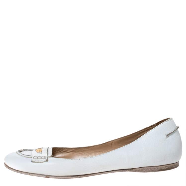 Pre Owned Fendi White Leather Logo Plaque Loafer Ballet Flats Size 40