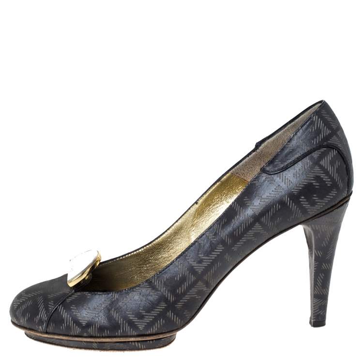 Pre Owned Fendi Dark Grey FF Engraved Leather Mirror Logo Embellished Platform Pumps Size 38.5