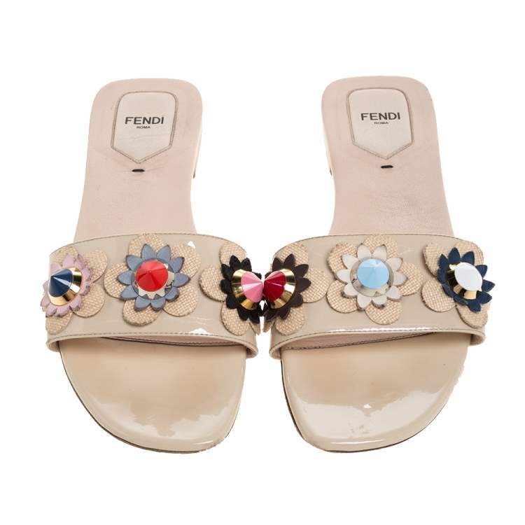 Pre Owned Fendi Cream Patent Leather Flower Embellished Flat Slides Size 41