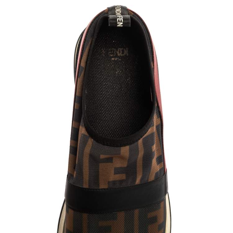 مملوكة مسبقًا Fendi Black/Brown Zucca Mesh And Leather Trim Runway Low Top Sneakers Size 37
