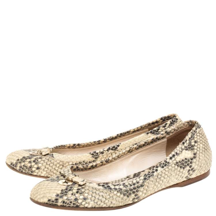 مملوكة مسبقًا Fendi Beige Python Effect Leather Charm Ballet Flats Size 37