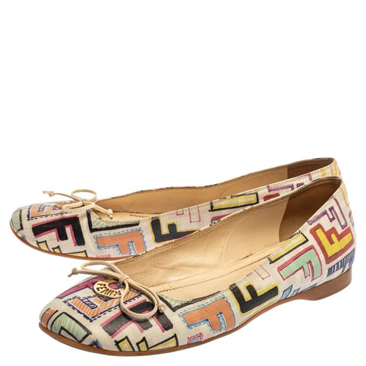 مملوكة مسبقًا Fendi White Multicolor Zucca Spalmati Ballet Flats Size 37