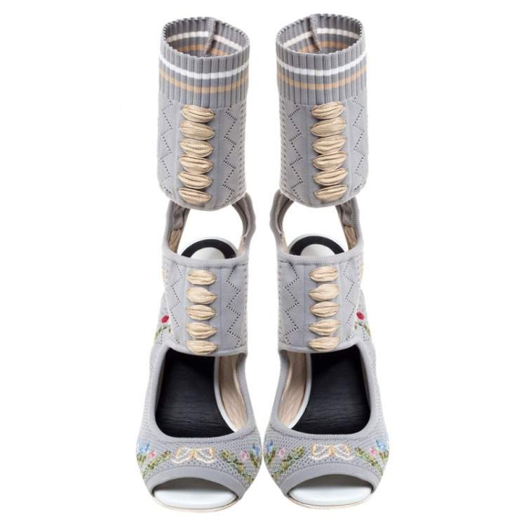 Pre Owned Fendi Grey Knit Fabric Flower Embroidered Cutout Open Square Toe Sandals Size 40