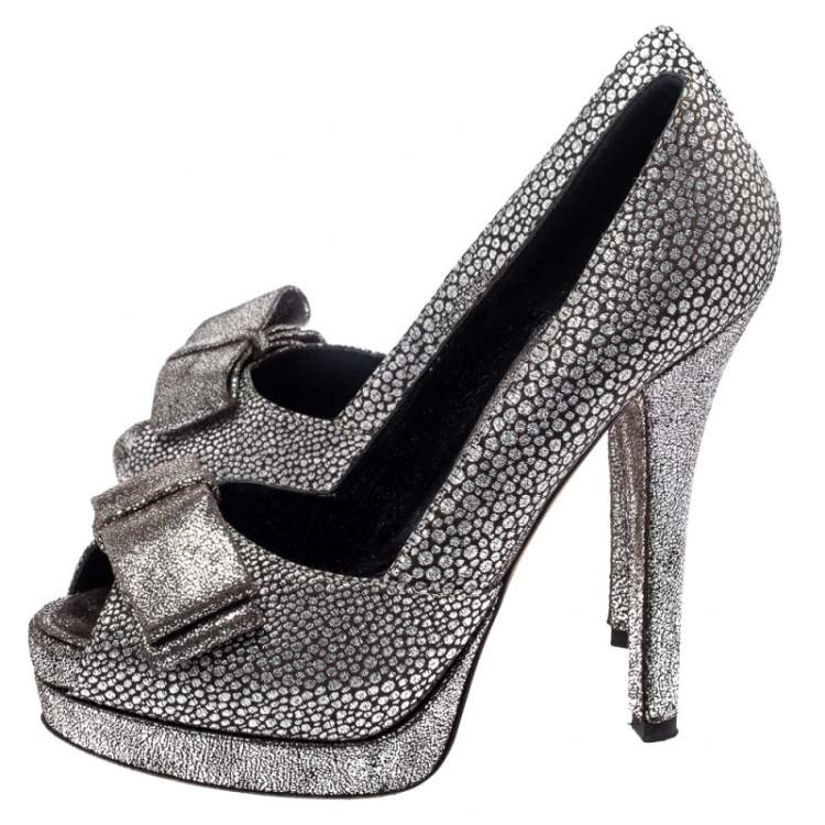 Pre Owned Fendi Silver Textured Fabric Bow Peep Toe Pumps Size 37