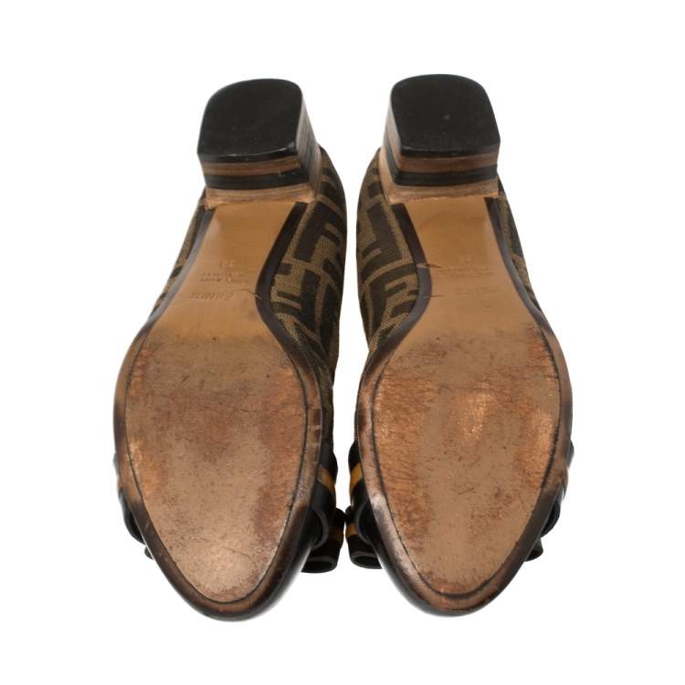 Pre Owned Fendi Brown/Black Zucca Canvas And Leather Bow Cap Toe Ballet Flats Size 39
