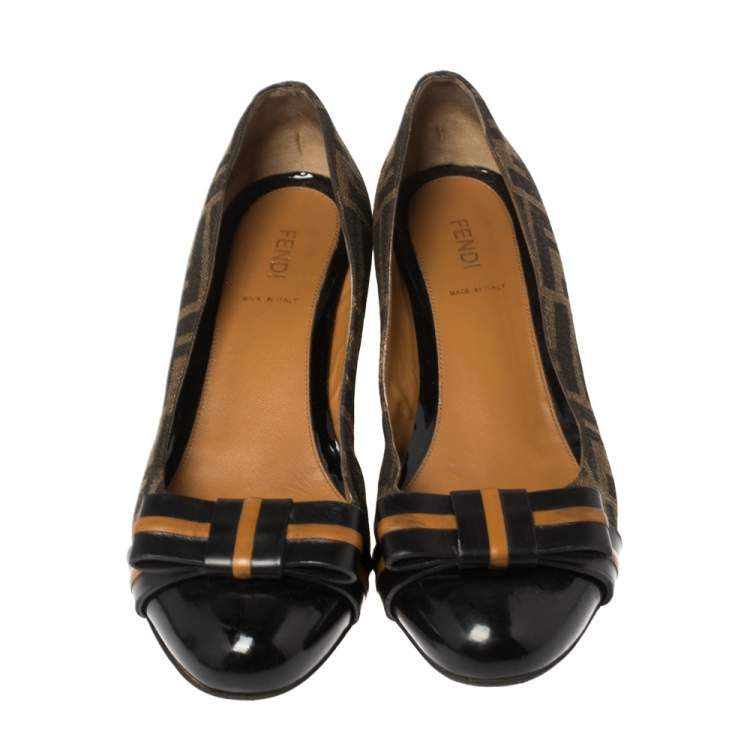 Pre Owned Fendi Brown/Black Zucca Canvas And Leather Bow Cap Toe Ballet Flats Size 39
