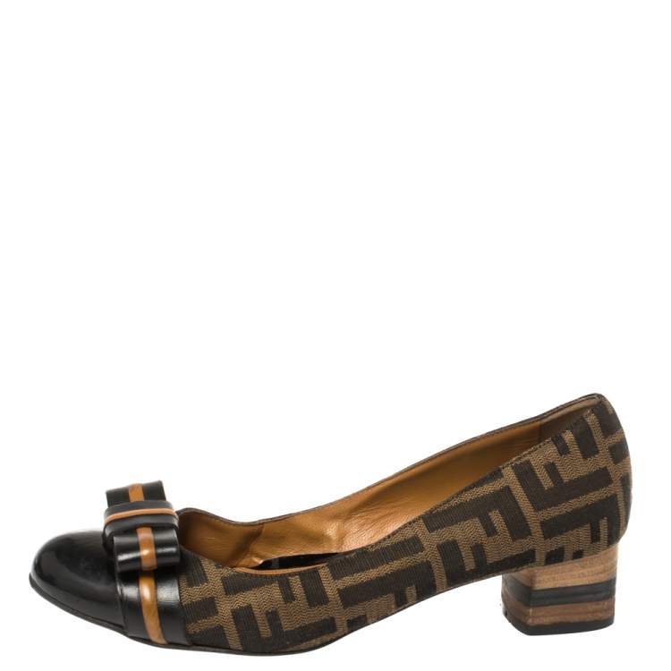Pre Owned Fendi Brown/Black Zucca Canvas And Leather Bow Cap Toe Ballet Flats Size 39
