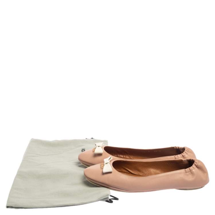 مملوكة مسبقًا Fendi Pink/White Leather Let's Dance Bow Ballet Flats Size 38