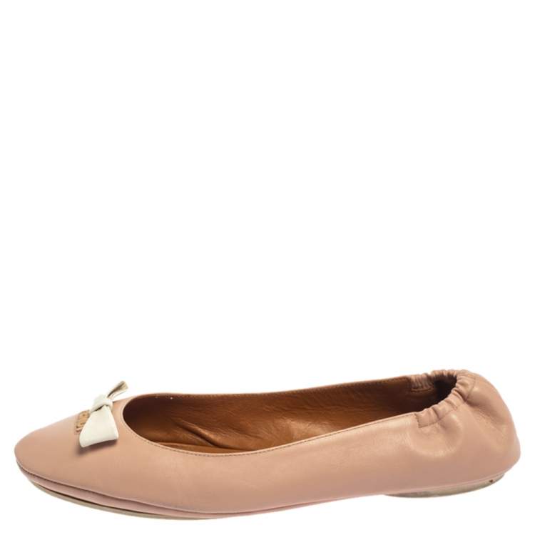 مملوكة مسبقًا Fendi Pink/White Leather Let's Dance Bow Ballet Flats Size 38