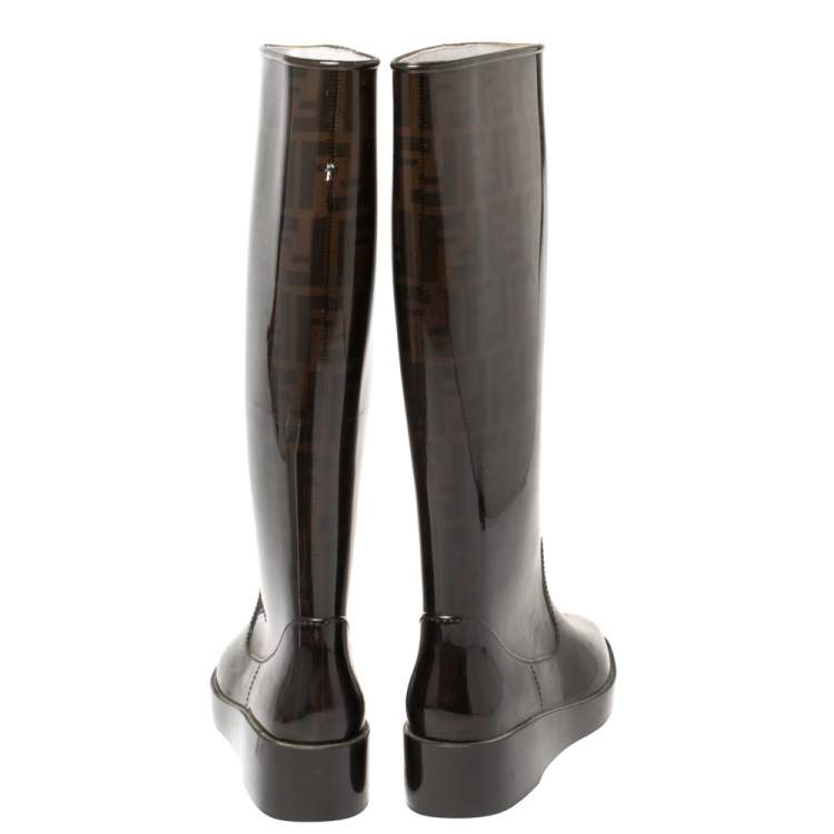 مملوكة مسبقًا Fendi Tobacco Zucca Rubber Mid Calf  Rain Boots Size 39