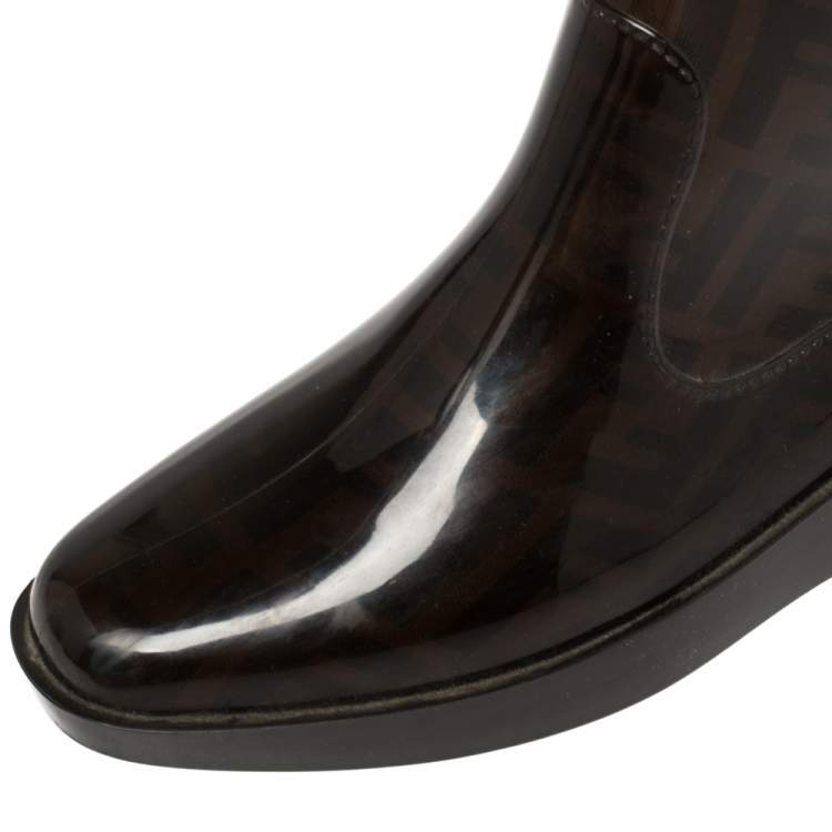 مملوكة مسبقًا Fendi Tobacco Zucca Rubber Mid Calf  Rain Boots Size 39