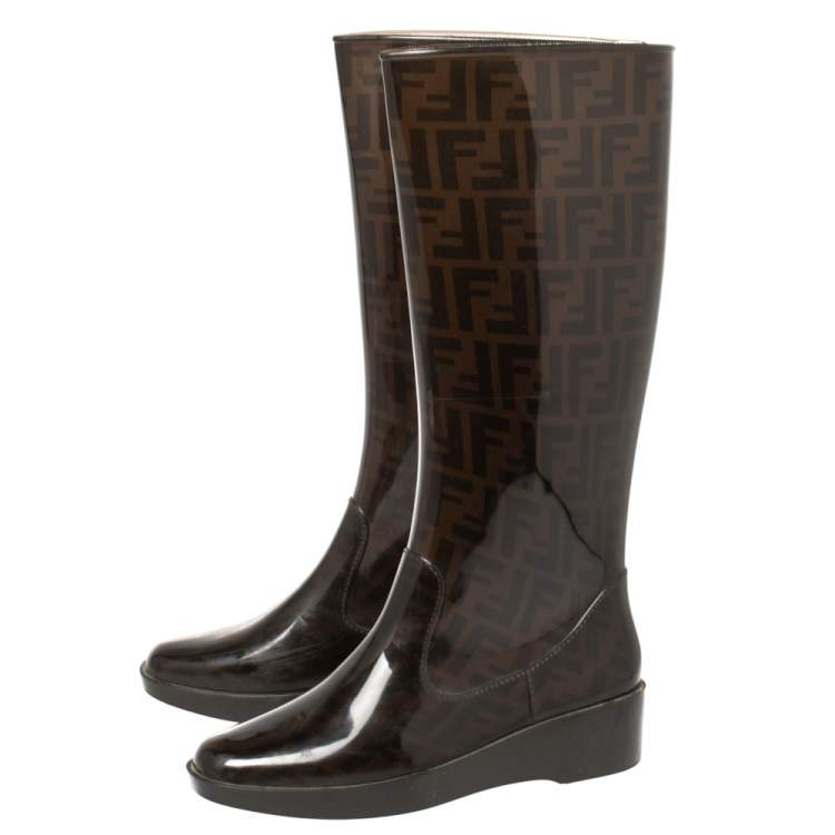 مملوكة مسبقًا Fendi Tobacco Zucca Rubber Mid Calf  Rain Boots Size 39