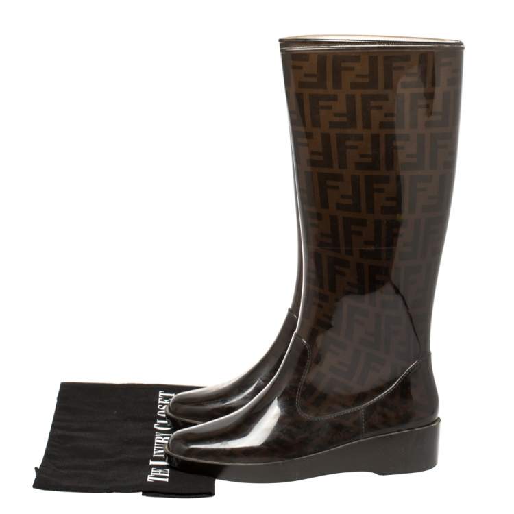 مملوكة مسبقًا Fendi Tobacco Zucca Rubber Mid Calf  Rain Boots Size 39