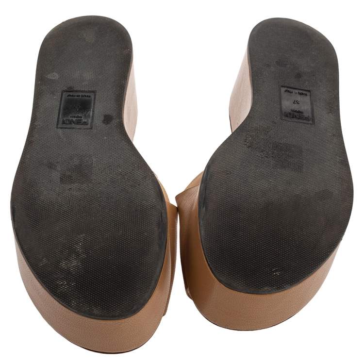 Pre Owned  Fendi Beige Leather Platform Slide Sandals Size 37