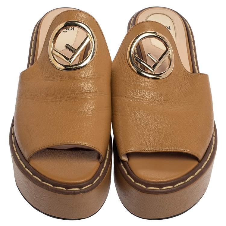 Pre Owned  Fendi Beige Leather Platform Slide Sandals Size 37