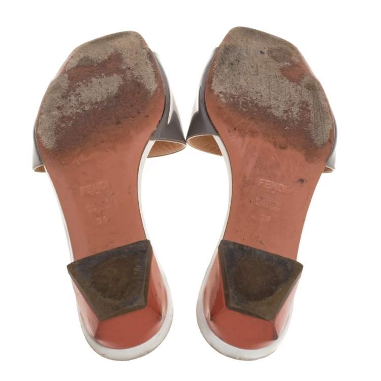 Pre Owned Fendi Grey Patent Leather Open Toe Flat Slides Size 39