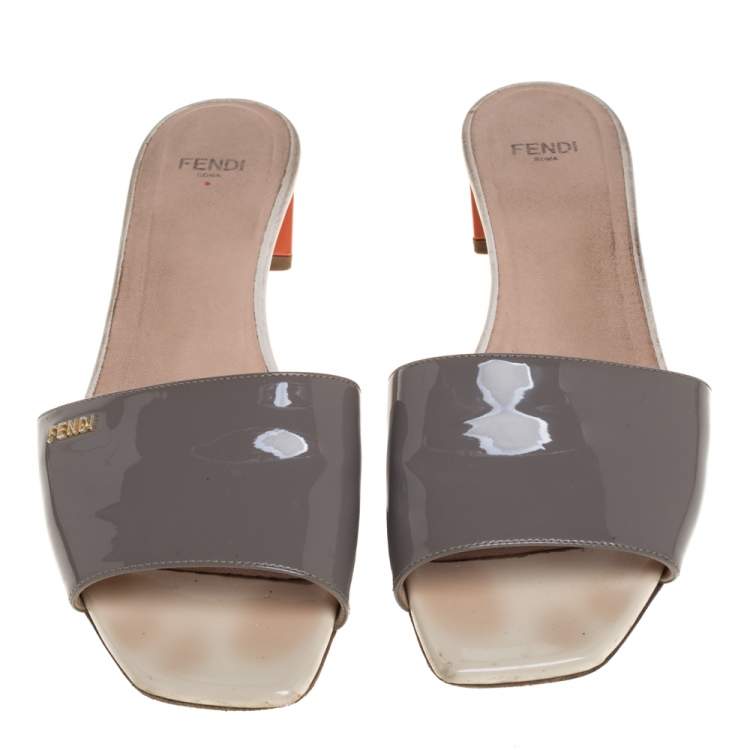 Pre Owned Fendi Grey Patent Leather Open Toe Flat Slides Size 39