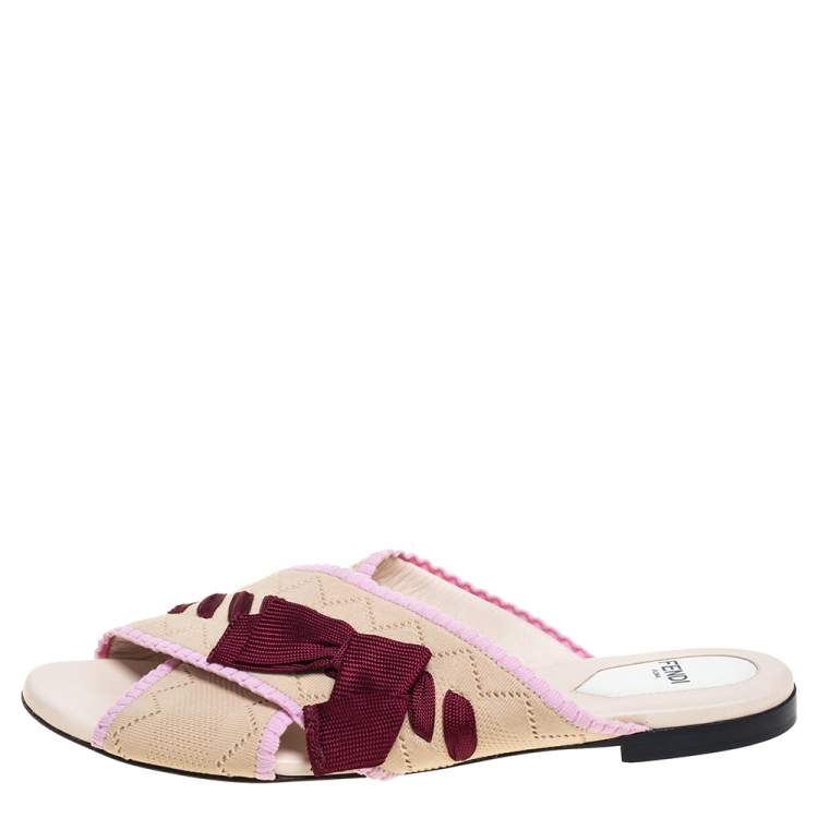 مملوكة مسبقًا Fendi Beige Knit Fabric with Contrast Bow Cross Strap Open Toe Flat Slides Size 38
