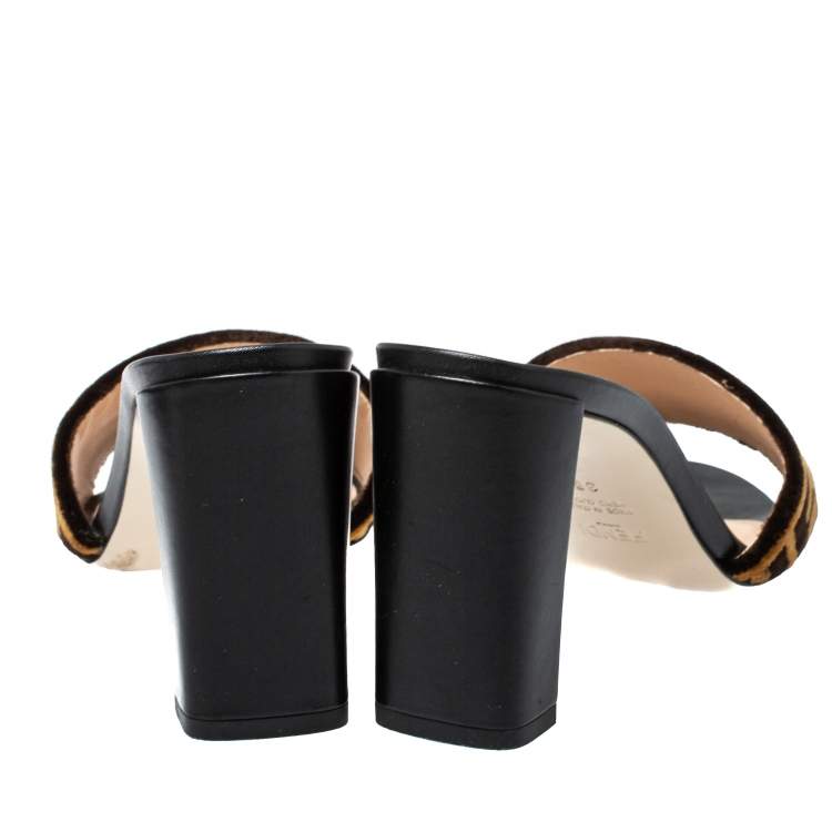 Pre Owned Fendi Brown/Black FF Logo Velvet Slide Sandals Size 36