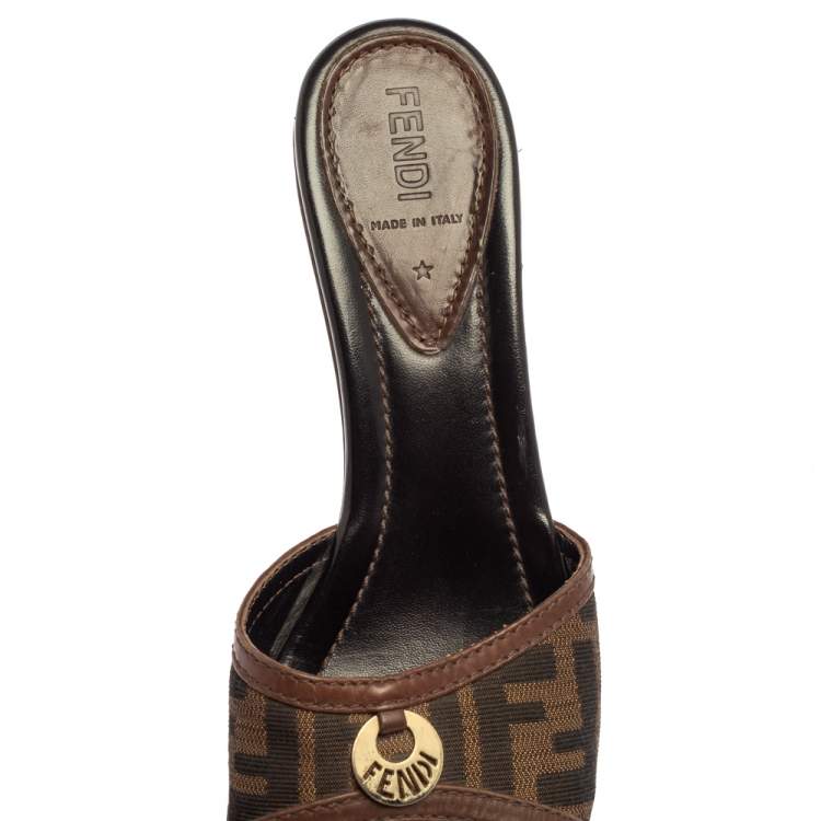 Pre Owned Fendi Brown Zucca Canvas And Leather Heel Mules Sandals Size 39 