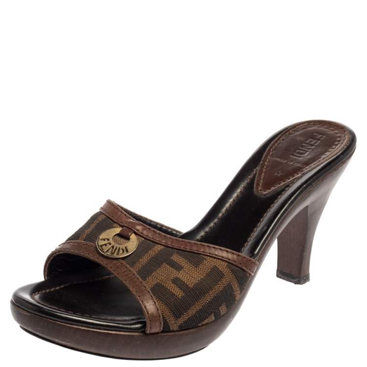 Pre Owned Fendi Brown Zucca Canvas And Leather Heel Mules Sandals Size 39 