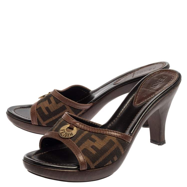 Pre Owned Fendi Brown Zucca Canvas And Leather Heel Mules Sandals Size 39 