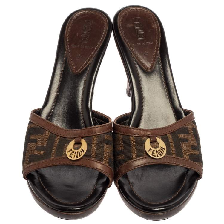 Pre Owned Fendi Brown Zucca Canvas And Leather Heel Mules Sandals Size 39 
