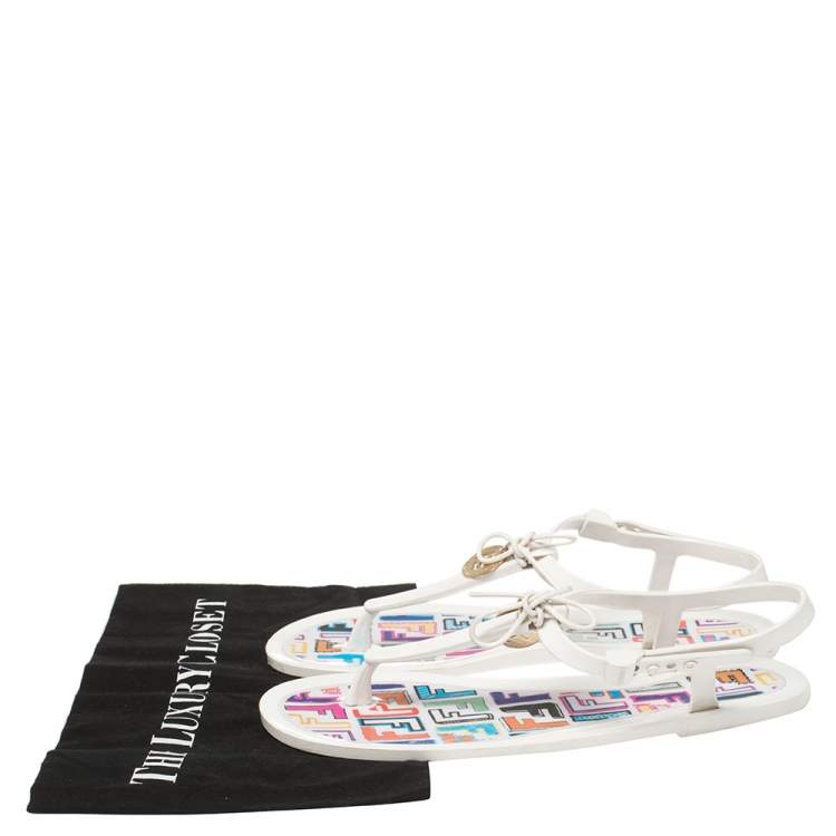 Pre Owned Fendi White Rubber Logo Charm Sunny Thong Flat Sandals Size 40