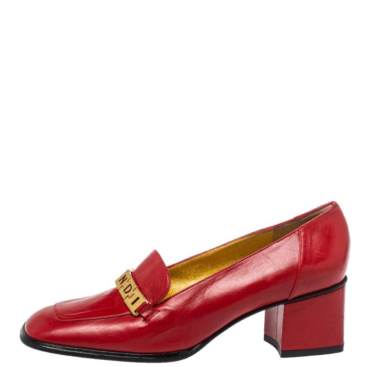 Pre Owned Fendi Red Leather Loafers Chain Detail Pumps Size 37
