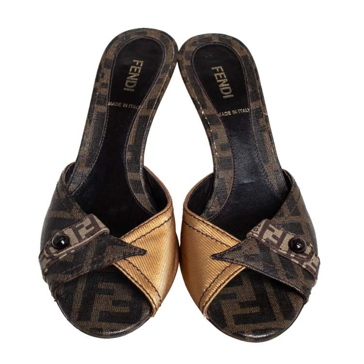 Pre Owned Fendi Brown/Beige Zucca Coated Canvas Slide Sandals Size 36