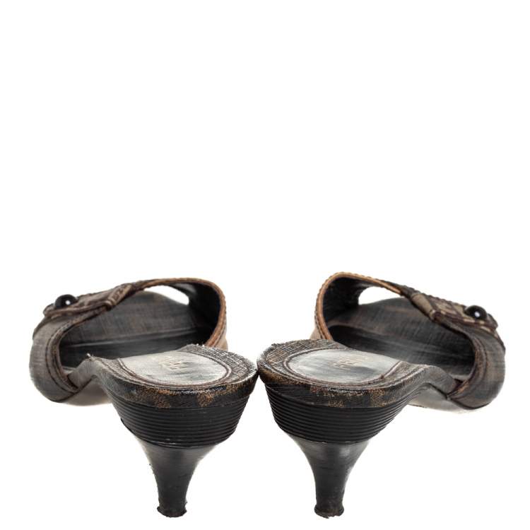 Pre Owned Fendi Brown/Beige Zucca Coated Canvas Slide Sandals Size 36