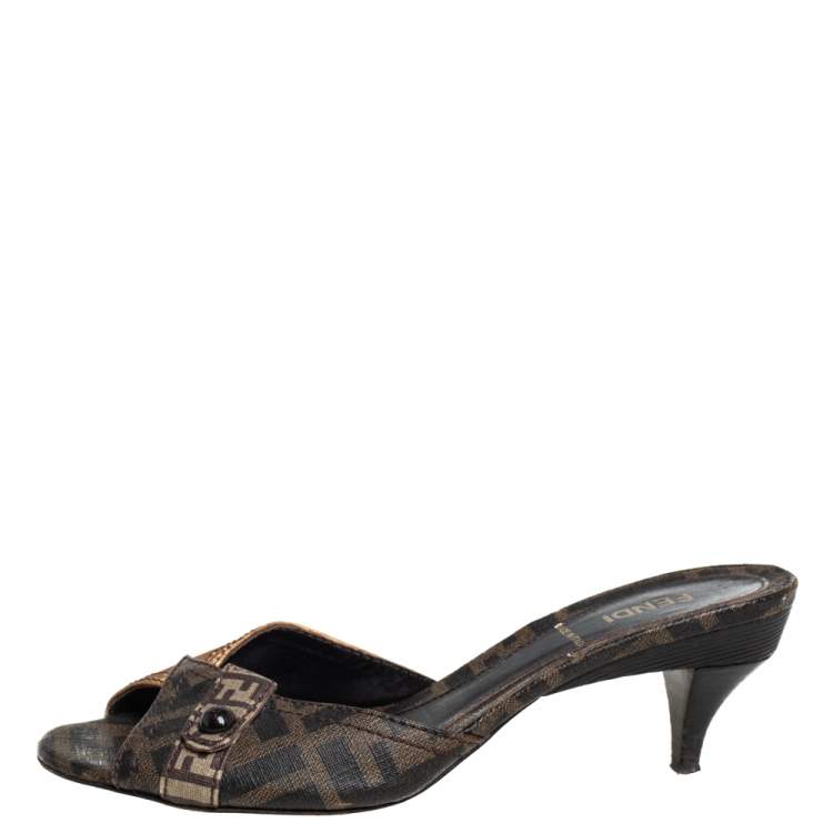 Pre Owned Fendi Brown/Beige Zucca Coated Canvas Slide Sandals Size 36
