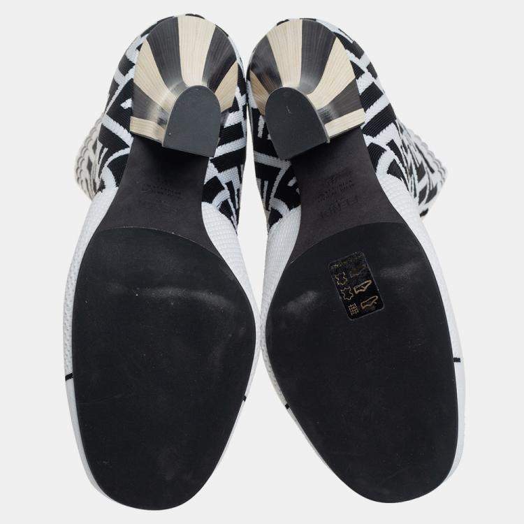 مملوكة مس�بقًا Fendi White/Black Knit Fabric FF Logo Ankle Boots Size 39