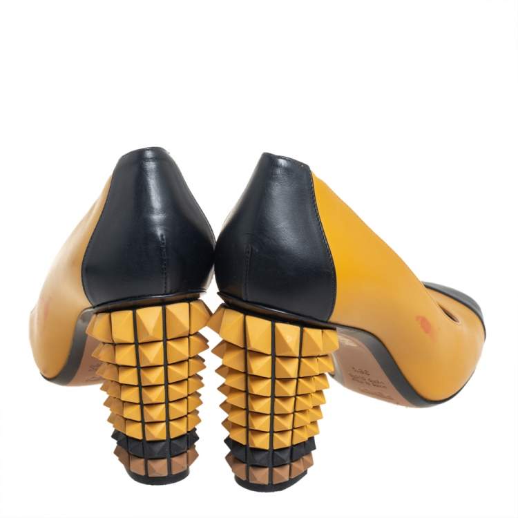 Pre Owned Fendi Yellow/Black Leather Cap Toe Block Heel Pumps Size 38.5