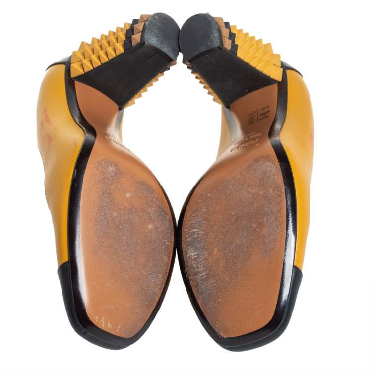 Pre Owned Fendi Yellow/Black Leather Cap Toe Block Heel Pumps Size 38.5