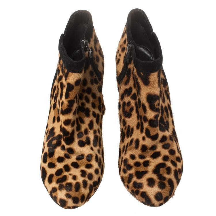 مملوكة مسبقًا Fendi Leopard Print Pony Hair Platform Ankle Booties Size 37.5