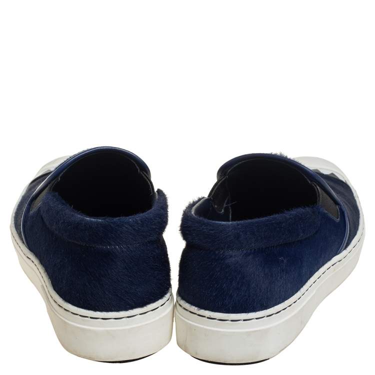 مملوكة مسبقًا Fendi Blue/White Fur and Leather Monster Slip On Sneakers Size 38