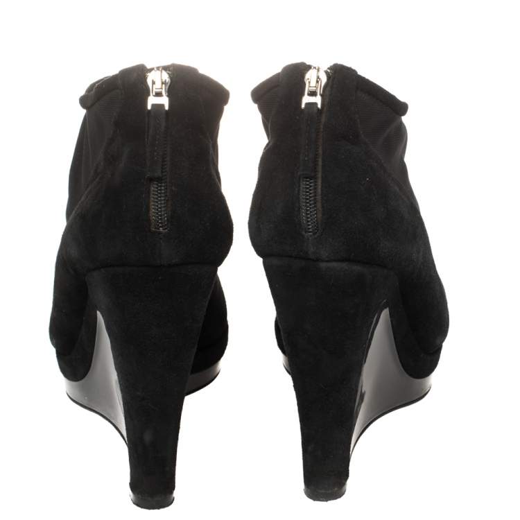 مملوكة مسبقًا Fendi Black Suede and Fabric Peep Toe Platform Ankle Booties Size 39